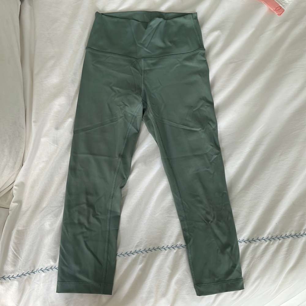 Lululemon cropped leggings